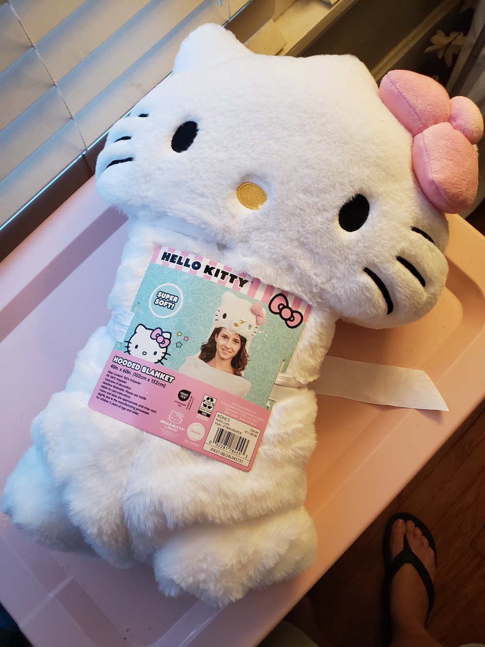 Hello Kitty Hooded Blanket White & Pink NWT
